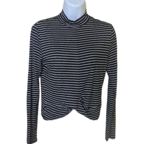 ---  Long Sleeve Black and White Striped Shirt Size Large - Picture 1 of 3